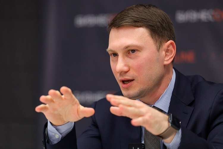 В ходе интернет-конференции «БИЗНЕС Online» обсудили ситуацию с посуточной арендой квартир и туристическим налогом. Считаю, что торопиться с жестким регулированием нельзя — рынок должен развиваться, а туристам нужен выбор. Сейчас главное — создавать инфра