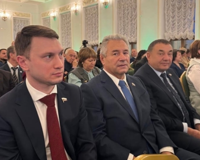 Накануне принял участие во встрече Раиса Республики Татарстан Рустама Минниханова с представителями Региональной общественной организации «Землячество Татарстана» в Москве.