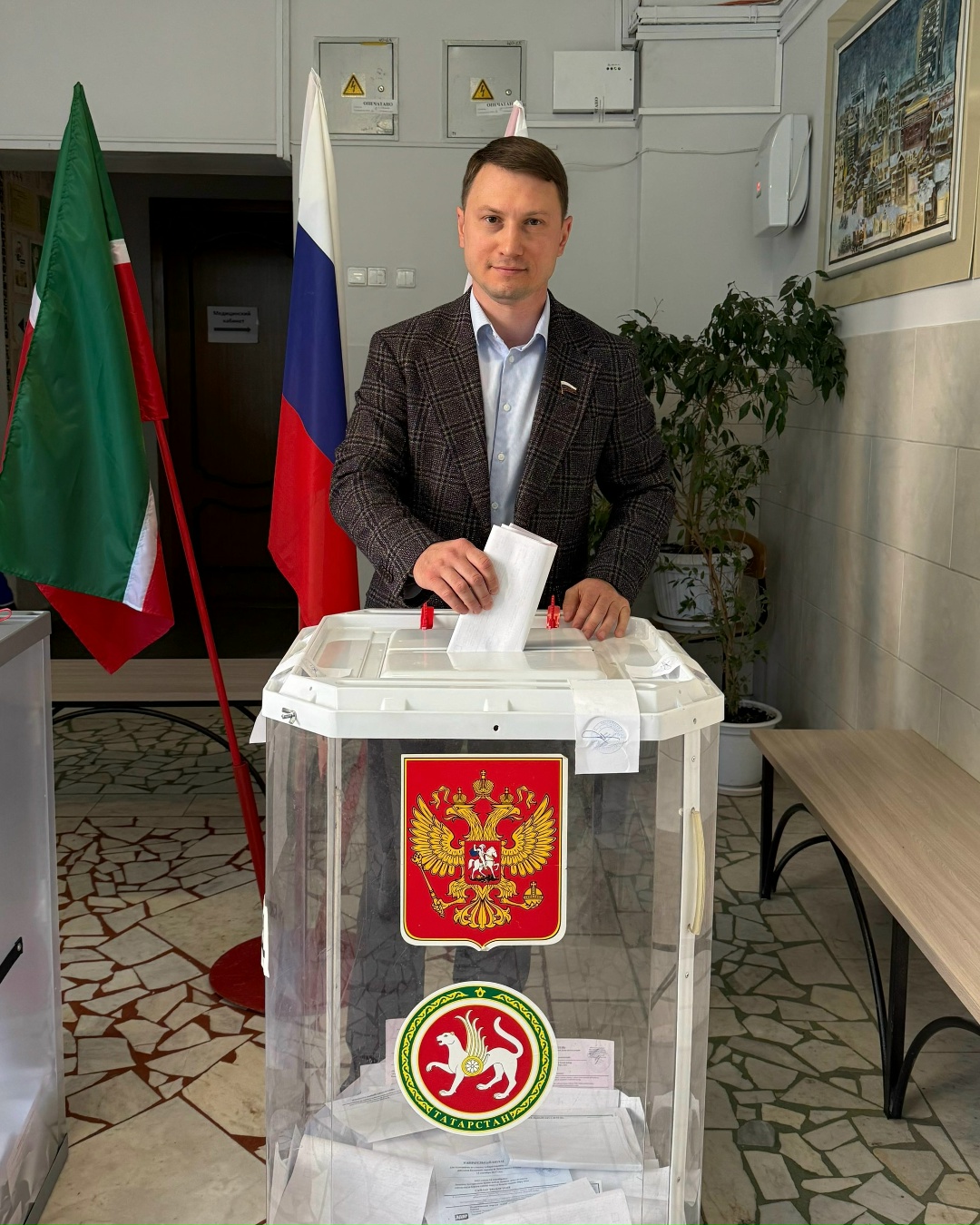 Сегодня проголосовал на избирательном участке в Казани
