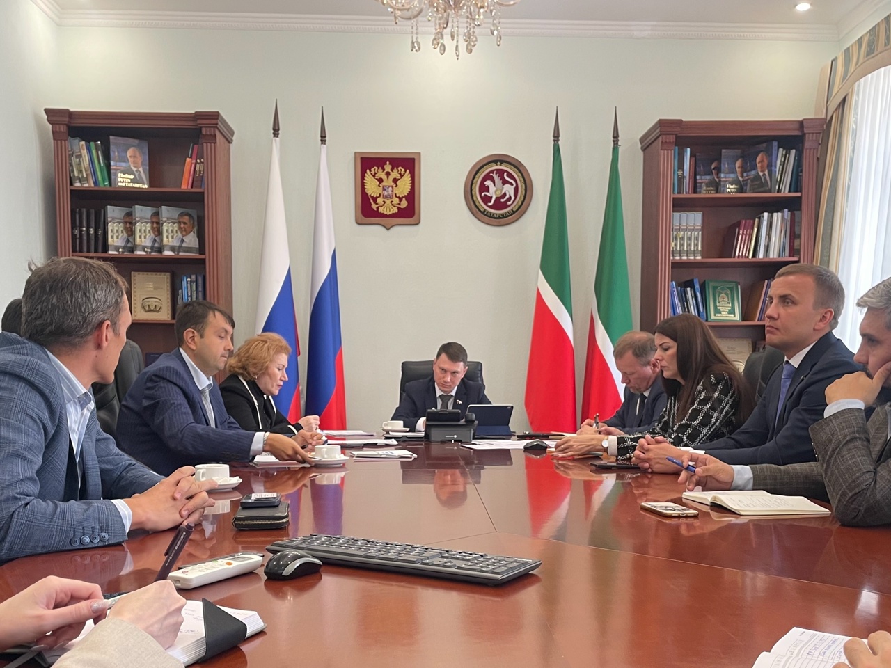 Накануне в Минпромторге РТ прошло очередное заседание рабочей группы по национальному проекту технологического лидерства (НПТЛ), посвященное новым энергетическим технологиям, с участием ведущих предприятий республики.